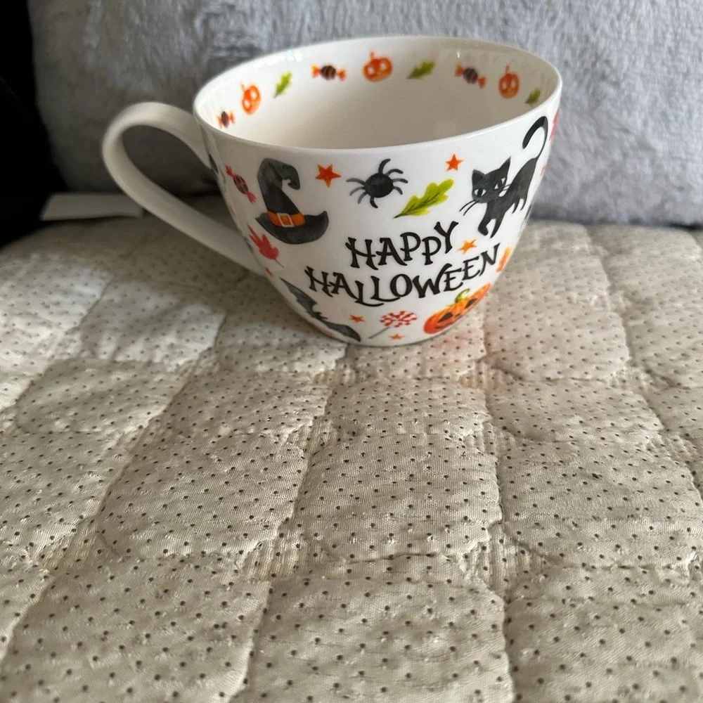Portobello by design Halloween coffee mug 31/2” length
